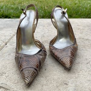 Guess by Marciano Snakeskin Pumps 7M